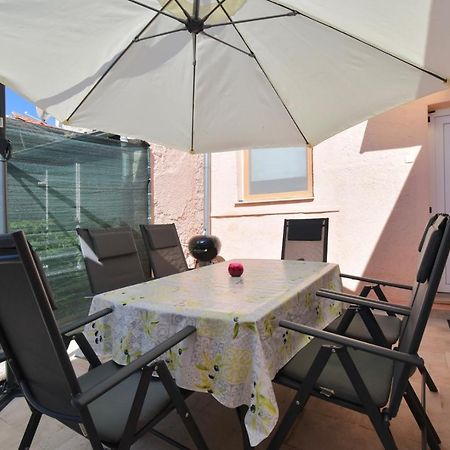 City Centre Apartment With Terrace 2 Pula Exterior photo