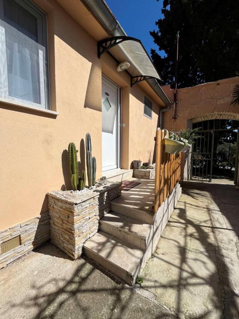 City Centre Apartment With Terrace 2 Pula Exterior photo